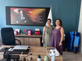 ABD’de görevli Prof. Dr. Nur Arica Önvural Dekanımızı ziyaret etmiştir.