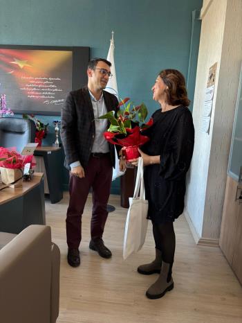  Prof. Dr. Serap PALAZ ÇAKIR ile 2025 takvim yılında Fakülte Sekreterliği görevini yürüten İbrahim ÖNDER’in, Fakültemize sundukları kıymetli hizmetler için teşekkür daveti