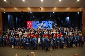 Bandırma Onyedi Eylül Üniversitesi İİBF 2025-2026 Eğitim Dönemi Mezuniyet Töreni Gerçekleştirildi